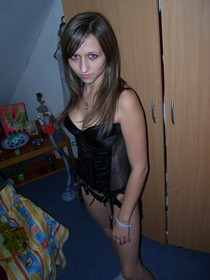Teen redhead posing in